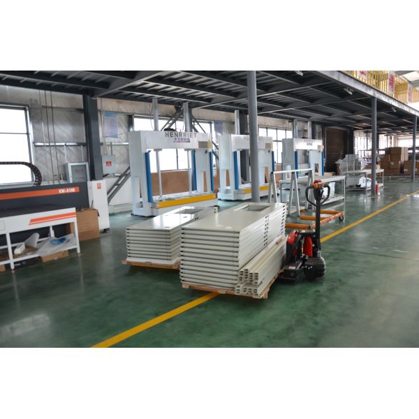 Single-person stainless steel cleanroom door with visual window closer with sterile low fingerprint for cleanrooms of pharmaceutical/food/lab