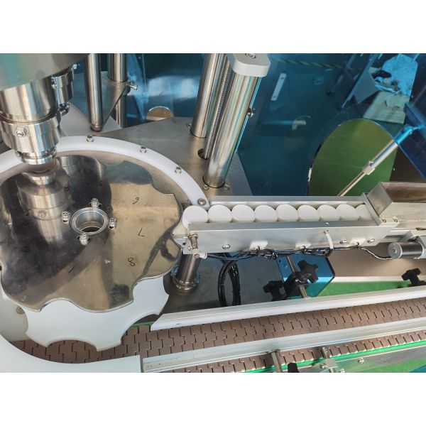 100BPM Automatic High Speed Rotary Bottle Capping Machine For Plastic Bottle