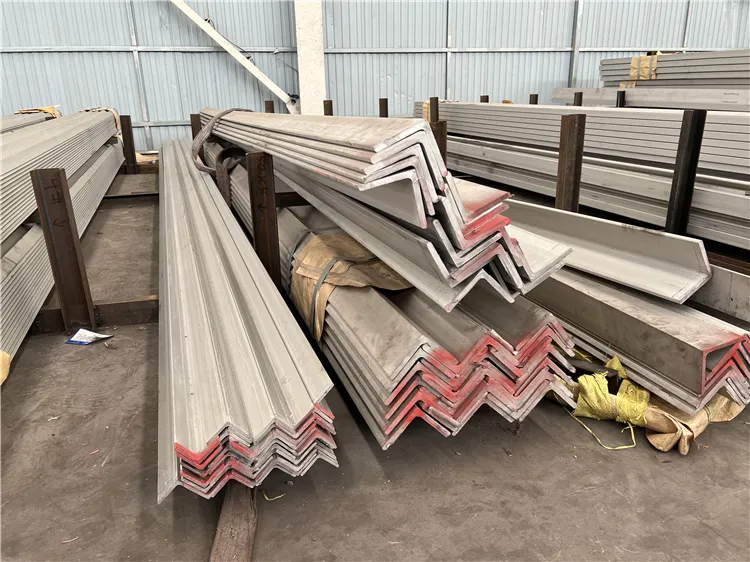 316 Stainless Steel Profiles 0.24mm - 60mm Thick Hairline SS Angle Bar