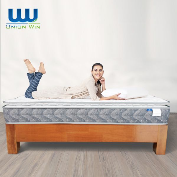20cm Cloud Memory Foam Pressure Relieving Mattress Customized Color