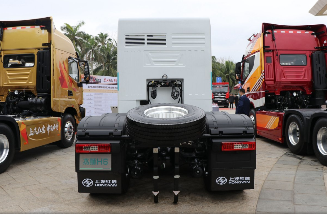 SAIC Hongyan Jishi 25T 6X4 Electric Tractor Truck for Heavy Truck Segment 250kW Energy Electric Truck in 2023