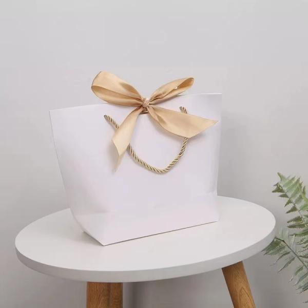 Stamping Logo Light Green Cosmetic Shopping Bag Bow Tie Ribbon White Gift Bag