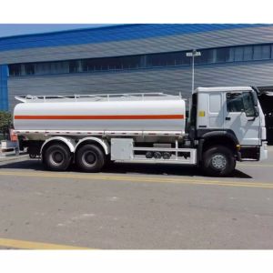 Quality 6000 Gallon Oil Transport Truck 20000L 20m3 Aviation Refueler Truck for sale