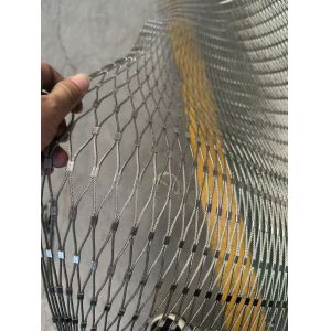Quality Anti-rust And High Tensile Strength 316 Stainless Steel Wire Rope Perimeter Safety Netting Mesh 1.5m 1.8m For Protection for sale