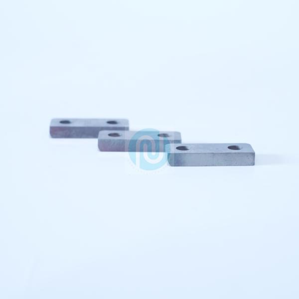 050-028-058 Blade for bottom knife-cemente falls into the category of cutter knife blades.