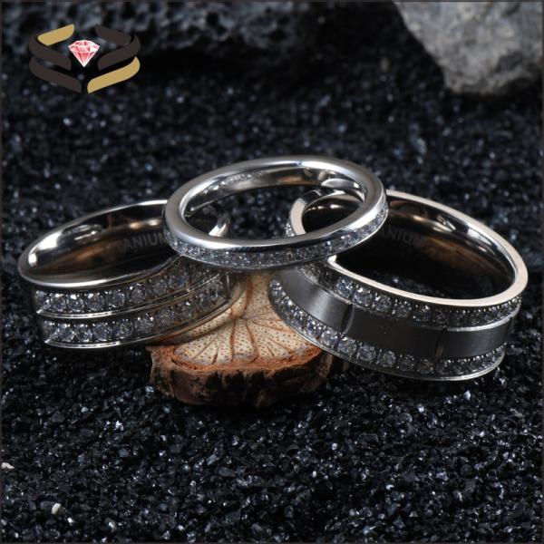 Women'S Titanium Wedding Band 4mm With Cubic Zircon Inlay Third Party Appraisal Certification