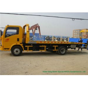 Quality HOWO Light Duty Flatbed Tow Truck Carrier For Car / SUV Road Recovery 3 - 5 Ton for sale