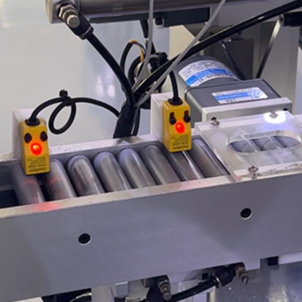 Battery Pack Universal Sticker Machine 18650/21700 Positive Sticker 60PPM Efficiency