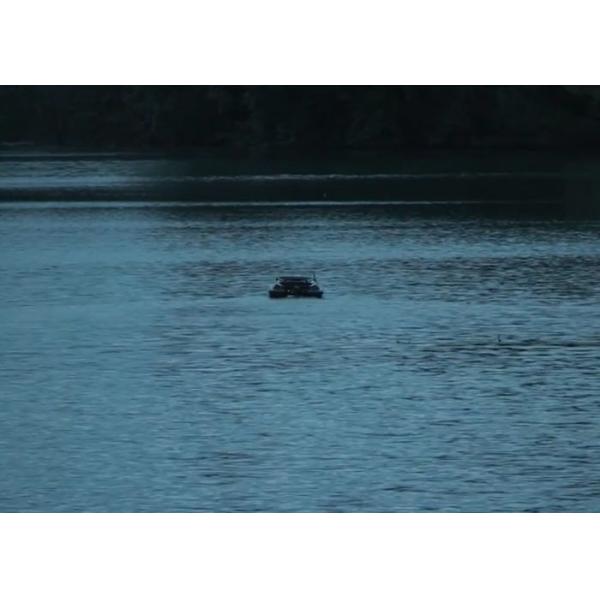 Black GPS fish finder DEVC-300 , DEVICT bait boat two engines Structure