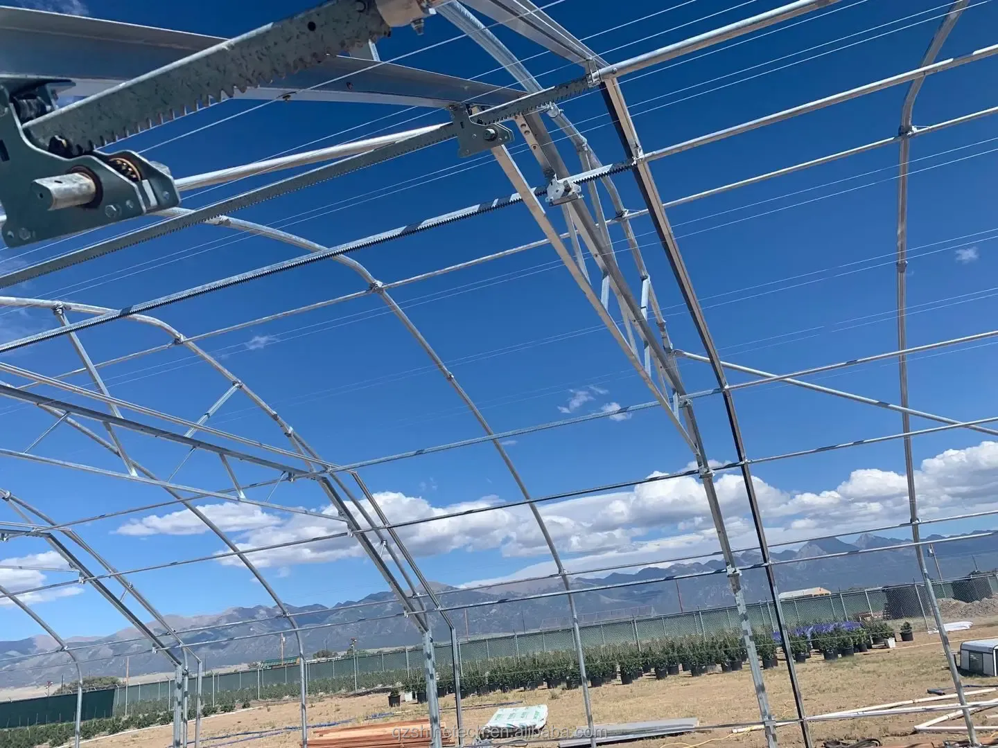 Hot Dip Galvanized Steel Frame Movable Bench Automated Light Deprivation Greenhouse