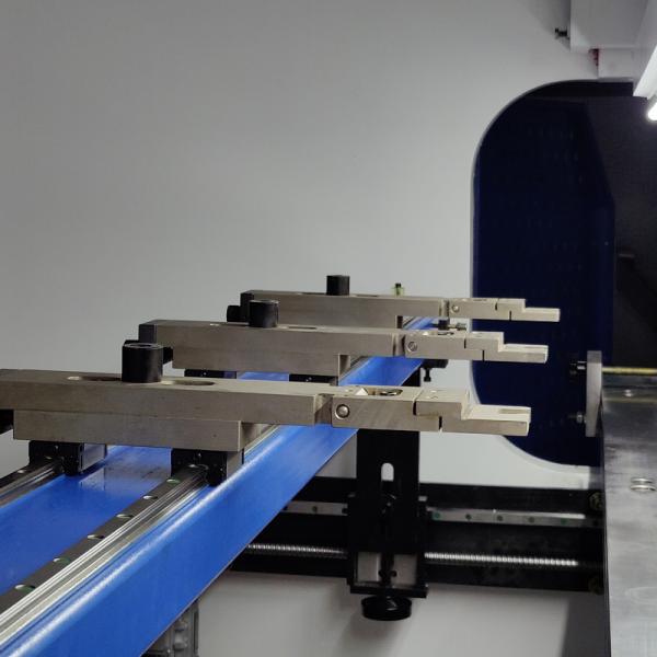 E21 Hydraulic Press Brakes With 12mm Carbon Steel / 6 Mm Stainless Steel Capacity