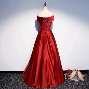 China Red Romantic Floral Embroidered Evening Gown Machine Washable on sale
