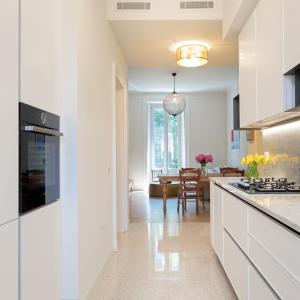 Modern Matte White Wooden PVC Kitchen Cabinets With Sink