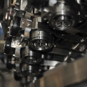 Pop Can Beverage Filling Machine PLC Control Food Can Sealer