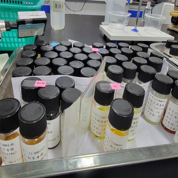 Natural Fragrances Essential Oil Light Yellow Scented Like Chance Eau Tendre Fragrance