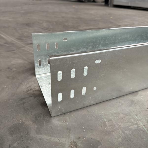 Silver Galvanized Cable Tray for Floor Mounting Light Duty Load Capacity and Customizable Size