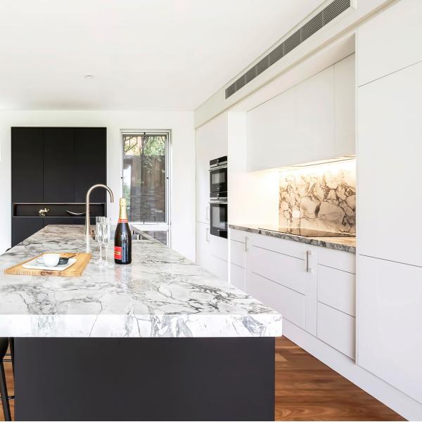 White Black Lacquer Kitchen Cabinets Furniture Pantry Cabinet