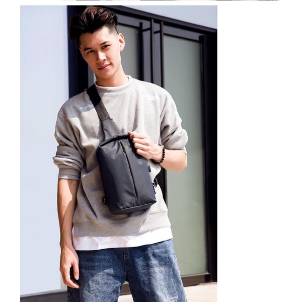 Water Resistant Polyester Lining Anti Theft Chest Sling Bags With USB 5L