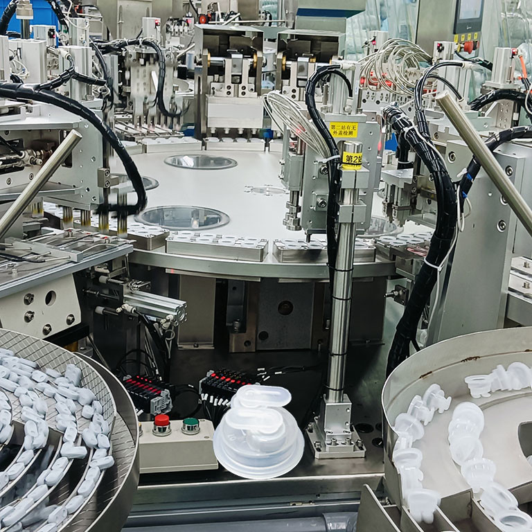Quality Automated Double-folding Cap Machine High Efficiency And Stable Production Capacity for sale