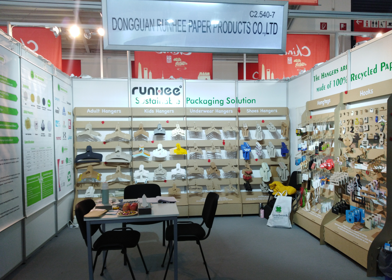 Cardboard hanger specifications