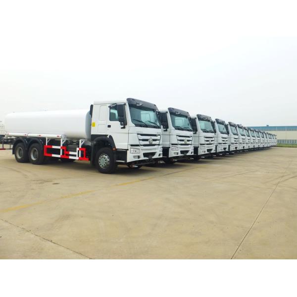 HOWO EURO 2 336 Fuel Tank Truck , Oil Tanker Truck 25CBM 20 Tons Payload
