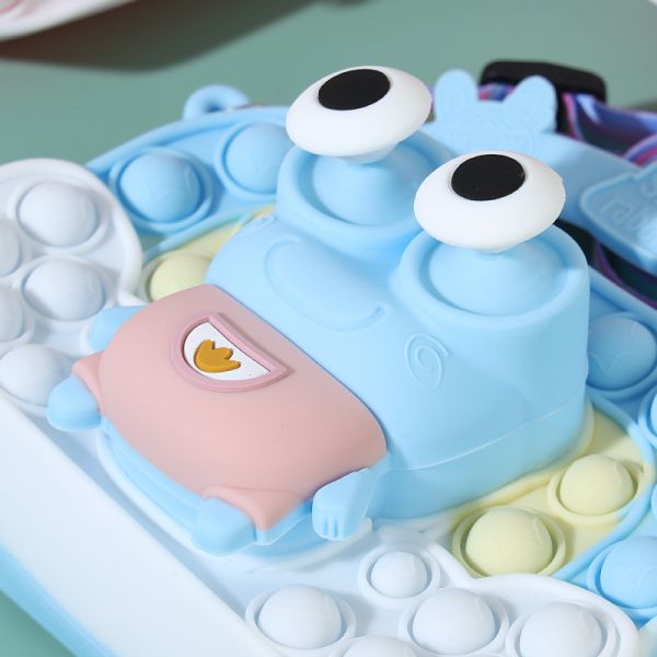 14.5*11*4cm Cute Silicone Pencil Box Organizer with Lid Bpa Free Material