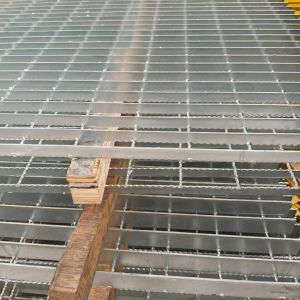 China Swage-Locked Steel Gratings: High-Strength, Low-Maintenance Solution on sale
