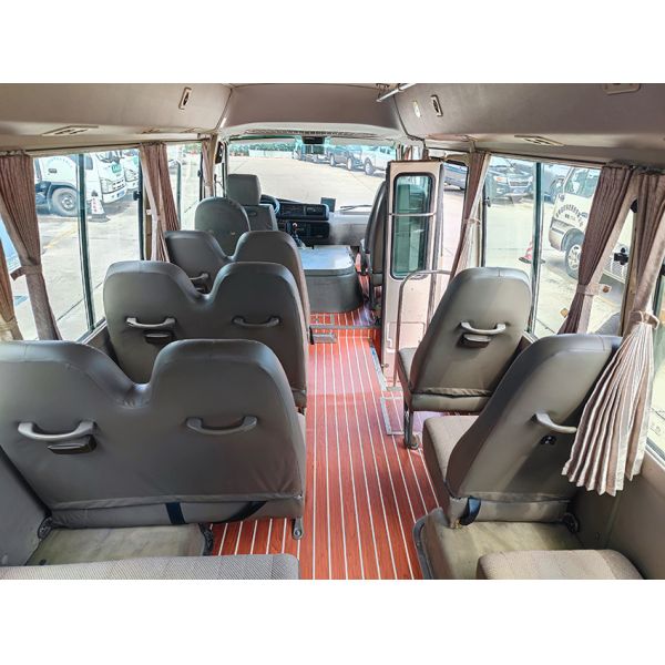 Golden Dragon Used Small Vans 19 Seats Euro 4 LHD AC With Manual Transmission