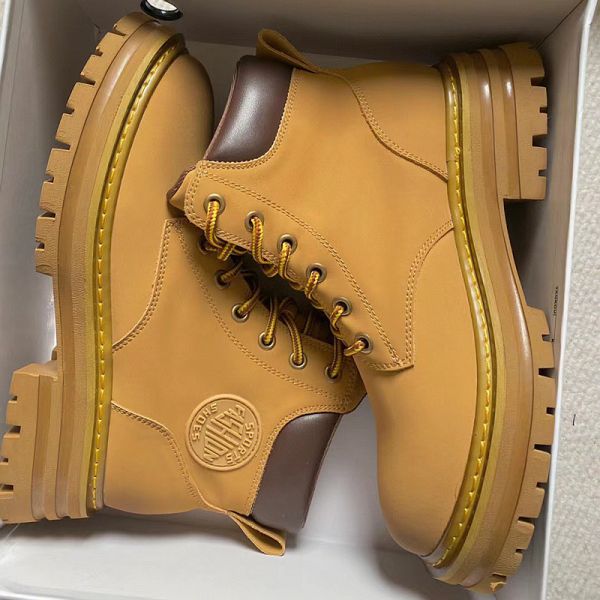 Outdoor Hiking Shoes Genuine Leather Thick Soled Martin Boots