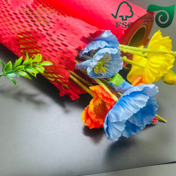 FSC 100gsm Honeycomb Wrap Red White Eco Friendly Fragile Packaging For E Commerce