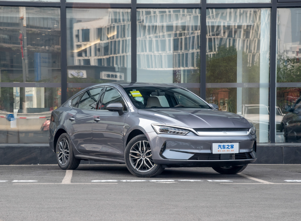 Revolutionize Your Driving Experience with Byd Qin Plus EV 2023 A 4-door 5-seat Sedan