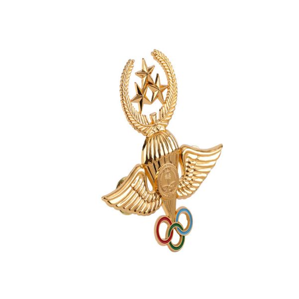 Buy Gold Plating 50*35mm Army Metal Badges Lapel Pin Brooch at wholesale prices