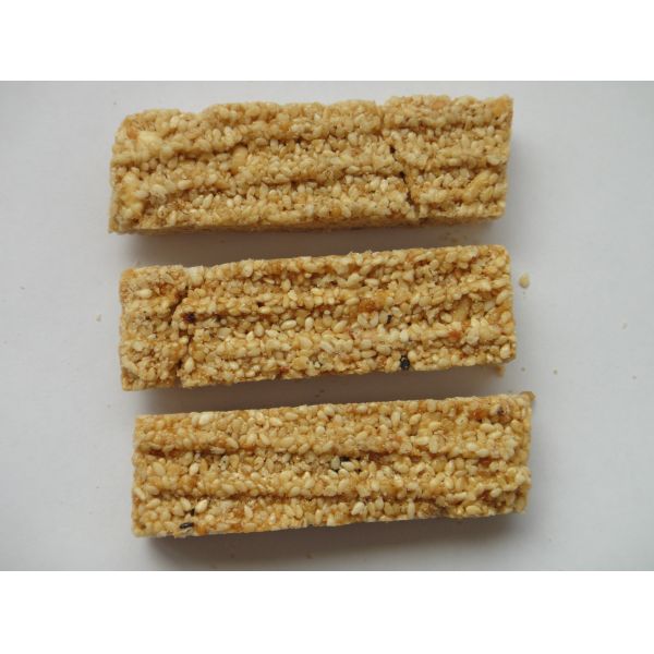 Puffed rice candy cake / chocolate Bar Making Machine , popcorn ball forming machine