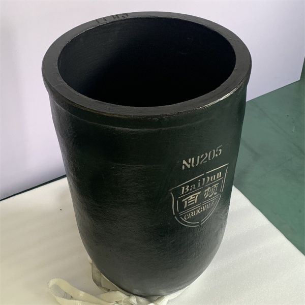 Round Silicon Carbide Graphite Crucible For Melting Copper 2.21 - 2.25 G/Cm3 Density