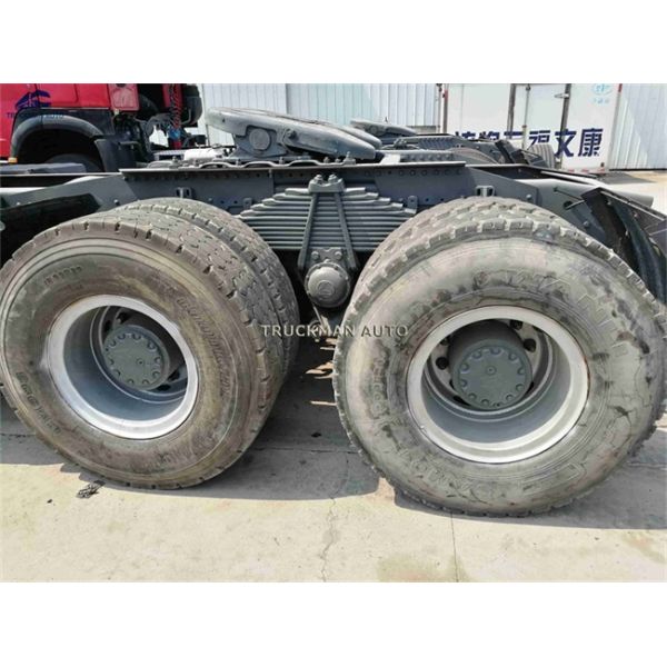 Year 2013 Used Howo Tractor Truck 371hp 40-80 Tons Left Hand Driving For Ghana