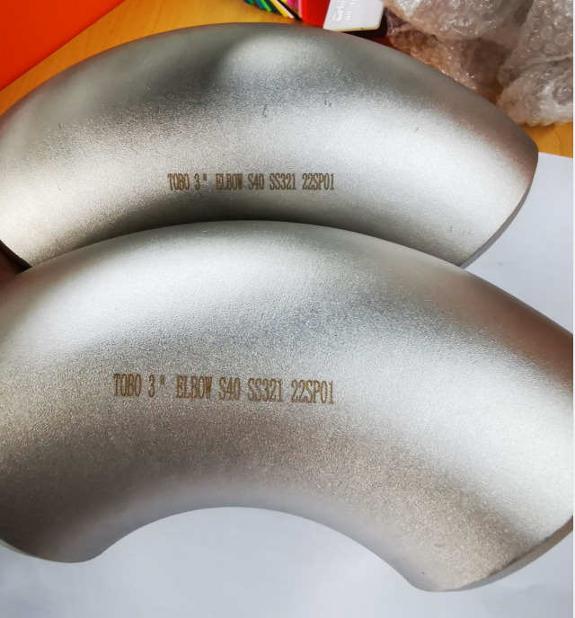 Aluminum Alloy Pipe Fittings ASTM A213 T11 Silver SR Elbow 90 Degree For Various Piping Applications