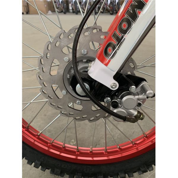 Disc 250cc Pit Bike Hydraulic Disc Brake CRF Chain Drive Transmission