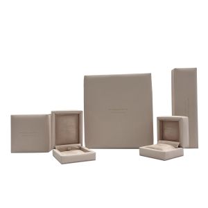 Quality OEM Luxury Pink Jewelry Diamond Packaging Box With Outer Packing for sale
