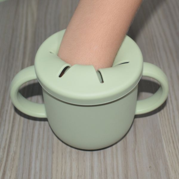 100% Silicone Sippy Cup Eco Friendly BPA Free Baby Snack Cup Customized Sizes