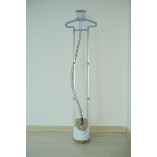 Home Appliance Hanging Clothes Steamer , Handy Portable Handheld Steamer