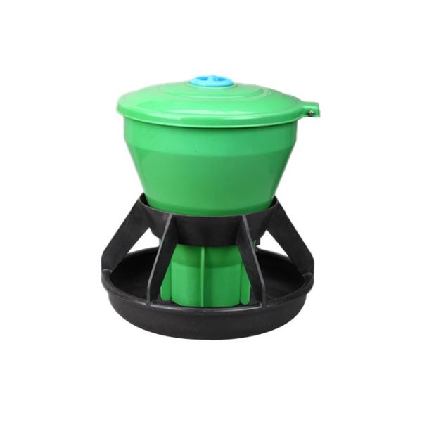 Outdoor Pig Self Feeder / PP Plastic Hog Feeders 5KG Size Large Capacity