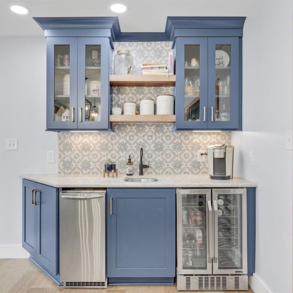Customized Complete Shaker Villa Design Grayish Blue Solid Wood Standard Kitchen Cabinet Timber Cupboard Made in China