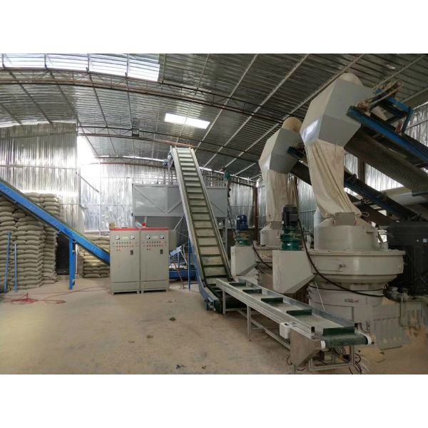 90kw Wood Pellet Machine 1-1.5t/H ring die Wood Pellet Making Machine