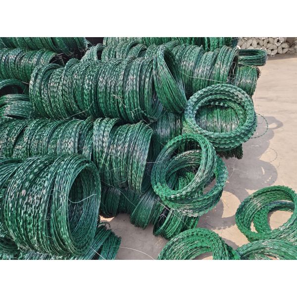 BTO-22 Concertina Razor Coil Fencing Galvanized Military Concertina Wire CBT-65