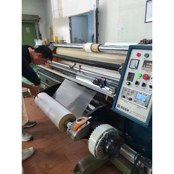 Glossy BOPP Thermal Laminating Film EVA Pre-coated 18-27 Micron Custom Width and Length Film for Paper Printing