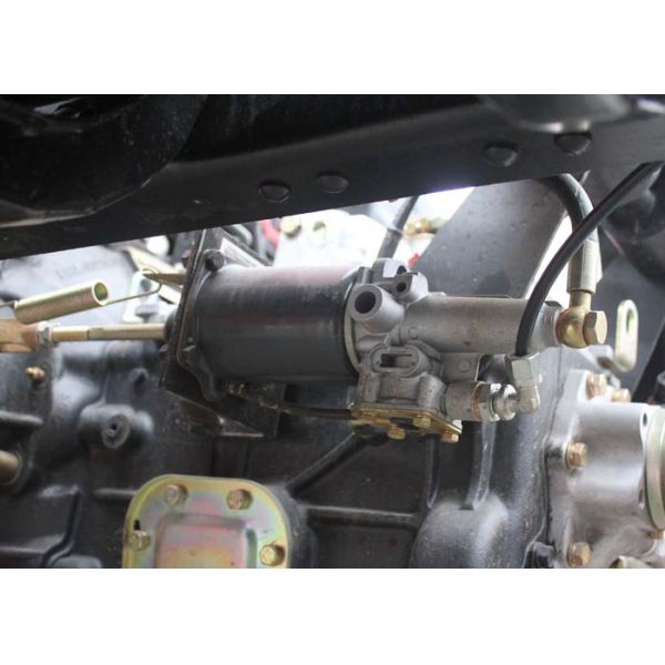 Light Duty Commercial Trucks / Delivery 17 Foot Box Truck With Low Fuel Consumption