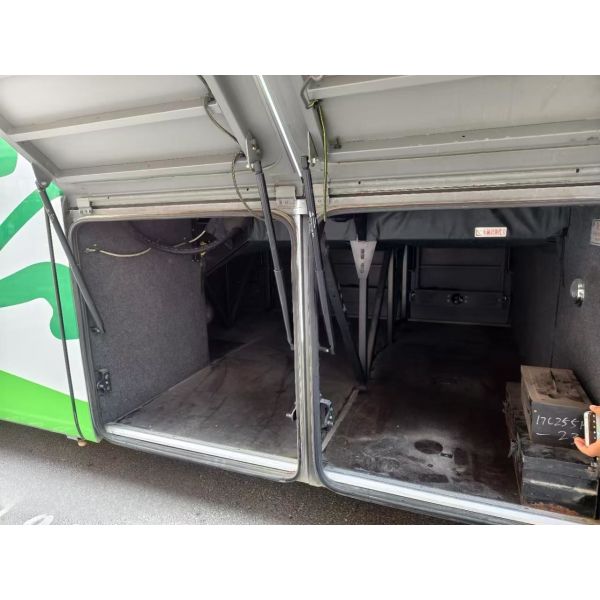 Used Yutong Bus 50 Seats 2021 Year Tour Bus ZK6119 Air Conditioner Shuttle Bus For Worker