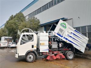 China 7.5m3 Howo Vacuum Sweeper Truck For Airport / Street Cleaning Service on sale