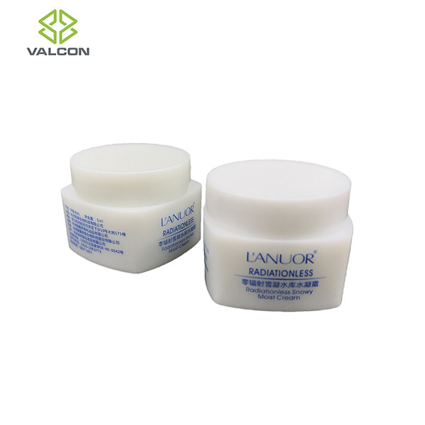 White Cosmetic Cream Jar , PE Plastic Empty Lotion Jars Custom Cute Shape