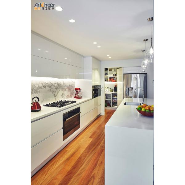 Customized Size Kitchen Cabinet with Drawers and Single Island in Contemporary Design